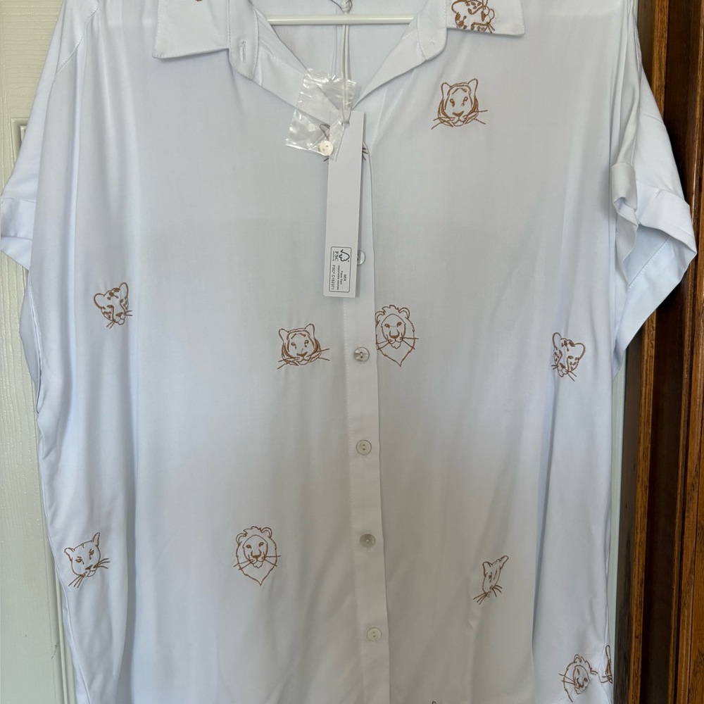 Jane and Delancey White Button-Down Shirt with lion outlines NWT *read
